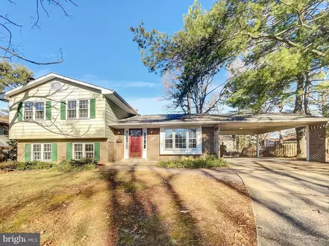4805 Wakefield Chapel Rd, Annandale, VA 22003
