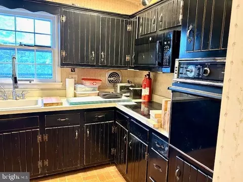 2042 Kirby Rd, Mclean, VA 22101 photo 13
