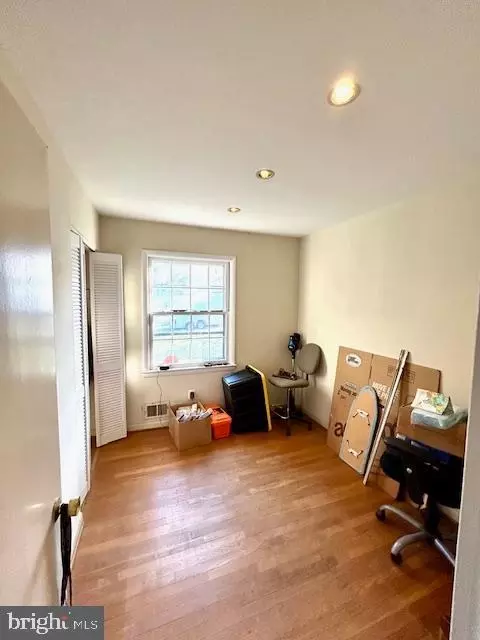 2042 Kirby Rd, Mclean, VA 22101 photo 16