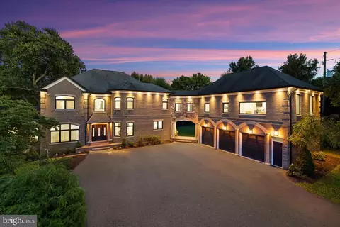 1645 Kirby Rd, Mclean, VA 22101 photo 2