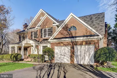 2835 Rifle Ridge Rd, Oakton, VA 22124