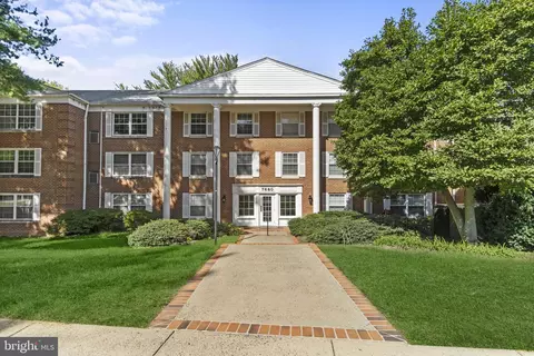 7680 Tremayne Pl #305, Mclean, VA 22102 photo 2
