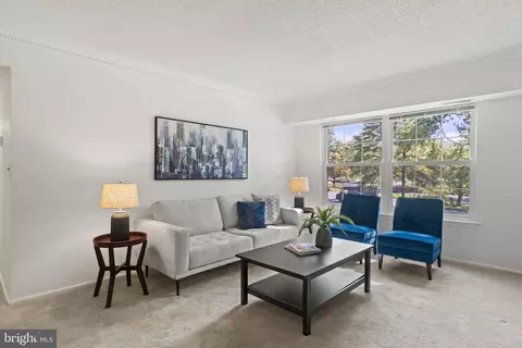 7680 Tremayne Pl #305, Mclean, VA 22102