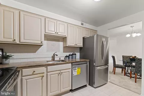 7680 Tremayne Pl #305, Mclean, VA 22102 photo 12