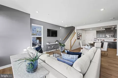 2447 Silver Line Aly, Herndon, VA 20171