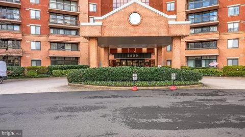 2230 George C Marshall Dr #719, Falls Church, VA 22043