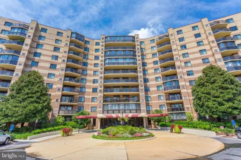8370 Greensboro Dr #809, Mclean, VA 22102