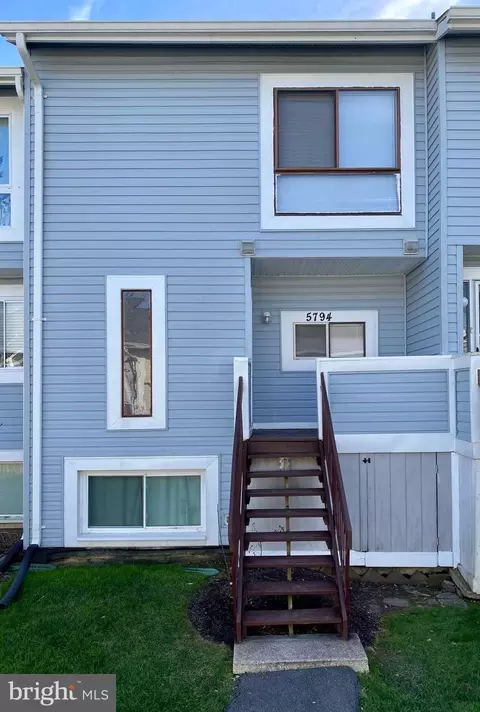 5794 Village Green Dr #03/5794, Alexandria, VA 22309