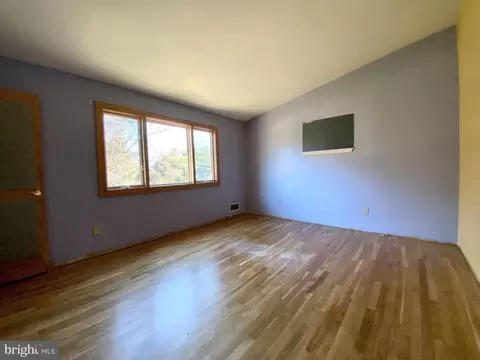 822 Walker Rd, Great Falls, VA 22066 photo 23