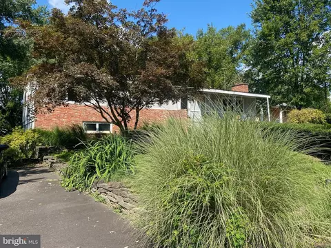 822 Walker Rd, Great Falls, VA 22066 photo 13