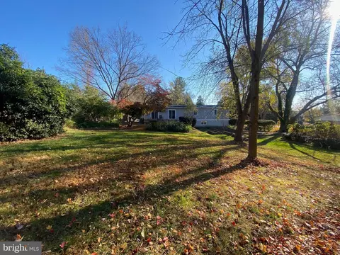 822 Walker Rd, Great Falls, VA 22066 photo 6
