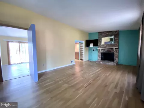822 Walker Rd, Great Falls, VA 22066 photo 20