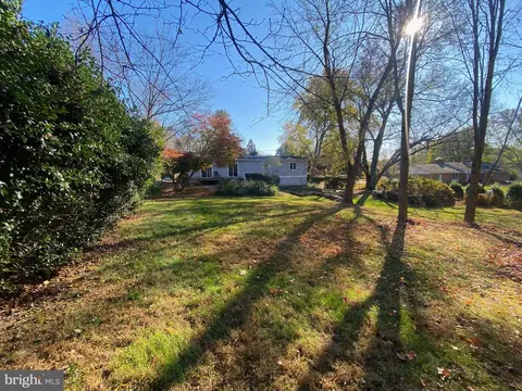 822 Walker Rd, Great Falls, VA 22066 photo 7