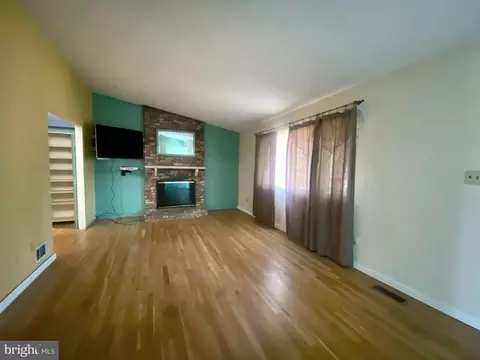 822 Walker Rd, Great Falls, VA 22066 photo 21