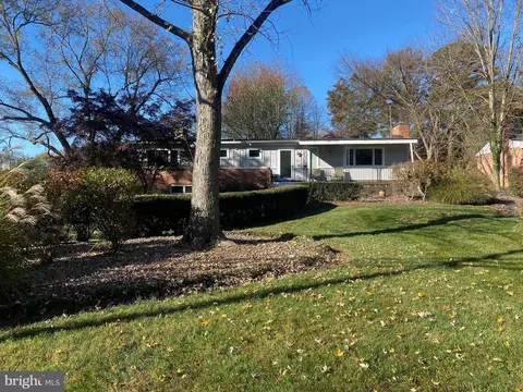 822 Walker Rd, Great Falls, VA 22066 photo 10