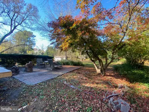 822 Walker Rd, Great Falls, VA 22066 photo 8