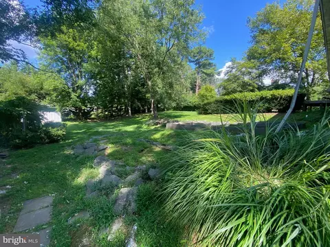 822 Walker Rd, Great Falls, VA 22066 photo 15