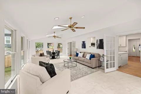 10027 Whitefield St, Fairfax, VA 22032