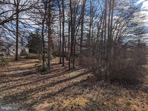 7207 Kyles Lndg, Springfield, VA 22150 photo 2