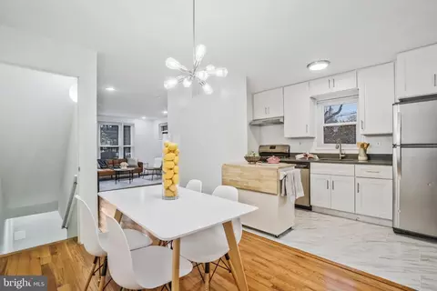 6909 Radcliffe Dr, Alexandria, VA 22307