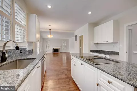 1209 Tottenham Ct, Reston, VA 20194 photo 23