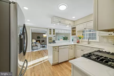 6010 Greeley Blvd, Springfield, VA 22152 photo 4