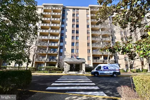 3100 S Manchester St #217, Falls Church, VA 22044