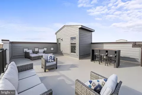 2435 Silver Line Aly, Herndon, VA 20171