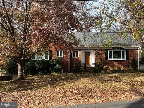 3054 Hazelton St, Falls Church, VA 22044