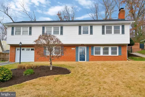 1902 Courtland Rd, Alexandria, VA 22306