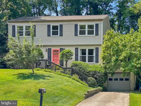 9515 Center St, Vienna, VA 22181