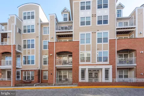 2701 Bellforest Ct #302, Vienna, VA 22180