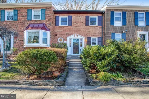 4564 Metro Ct, Annandale, VA 22003
