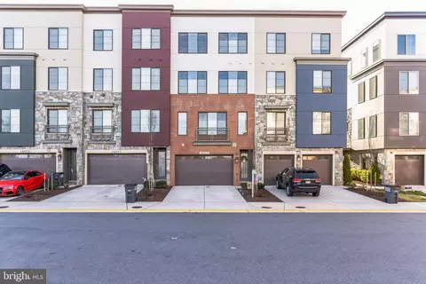 14477 Lake Vista Dr, Chantilly, VA 20151
