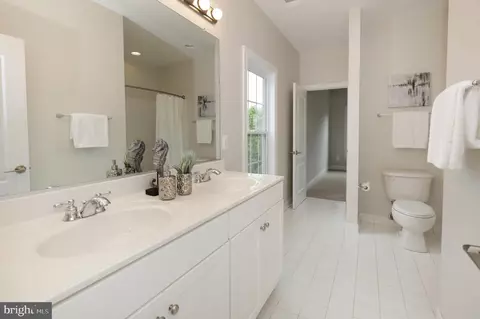 Bath - 9307 Castle Hill Rd, Springfield, VA 22153 photo 10 of 14
