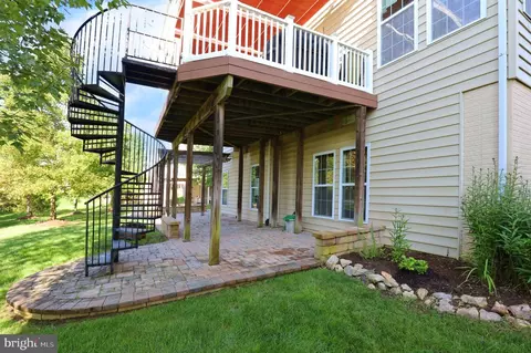 Exterior - 9307 Castle Hill Rd, Springfield, VA 22153 photo 8 of 18