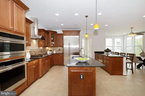 Kitchen - 9307 Castle Hill Rd, Springfield, VA 22153 photo 2 of 8