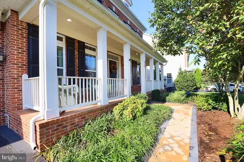 Exterior - 9307 Castle Hill Rd, Springfield, VA 22153 photo 3 of 18