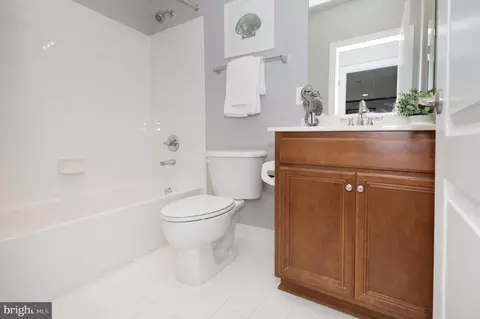 Bath - 9307 Castle Hill Rd, Springfield, VA 22153 photo 13 of 14