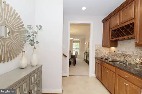 Kitchen - 9307 Castle Hill Rd, Springfield, VA 22153 photo 6 of 8