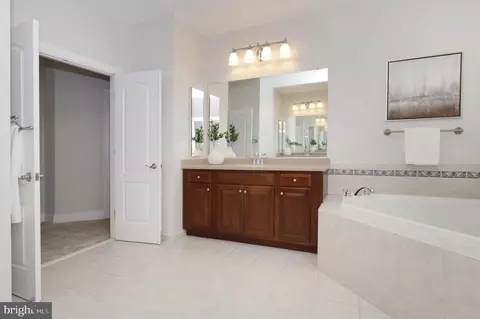 Bath - 9307 Castle Hill Rd, Springfield, VA 22153 photo 6 of 14