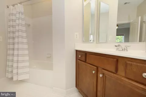 Bath - 9307 Castle Hill Rd, Springfield, VA 22153 photo 9 of 14