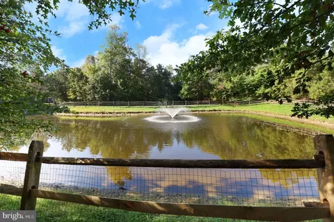 View/Area - 9307 Castle Hill Rd, Springfield, VA 22153 photo 1 of 3