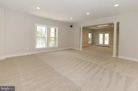 Living - 9307 Castle Hill Rd, Springfield, VA 22153 photo 9 of 10