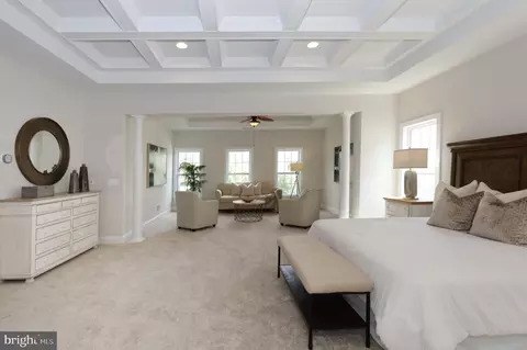 Living - 9307 Castle Hill Rd, Springfield, VA 22153 photo 6 of 10