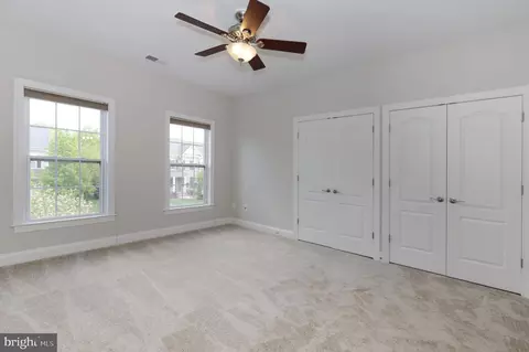 Bedroom - 9307 Castle Hill Rd, Springfield, VA 22153 photo 5 of 6