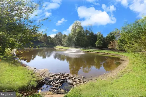 View/Area - 9307 Castle Hill Rd, Springfield, VA 22153 photo 2 of 3