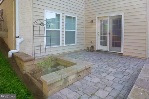 Exterior - 9307 Castle Hill Rd, Springfield, VA 22153 photo 11 of 18