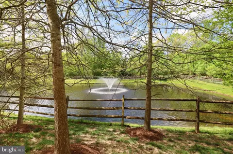 View/Area - 9307 Castle Hill Rd, Springfield, VA 22153 photo 3 of 3