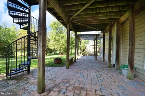 Exterior - 9307 Castle Hill Rd, Springfield, VA 22153 photo 9 of 18